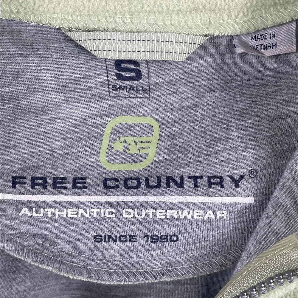 Free‎ Country Women's Light Green Fleece Jacket. Inside is sweatshirt material.